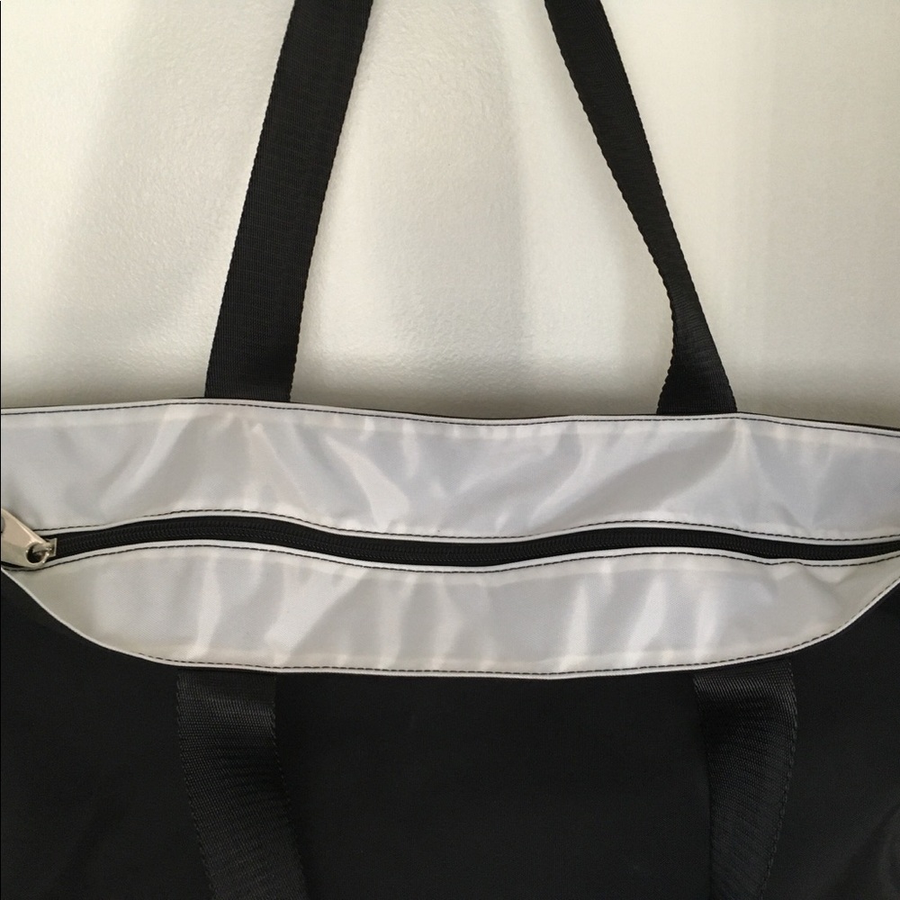 Studio 23 Large Tote - Picture 3 of 4